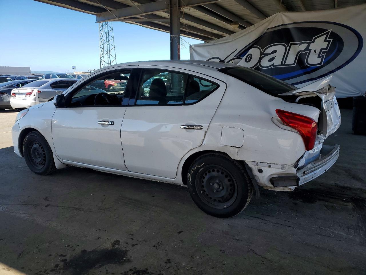 2014 NISSAN VERSA 1.6 SV photo 5