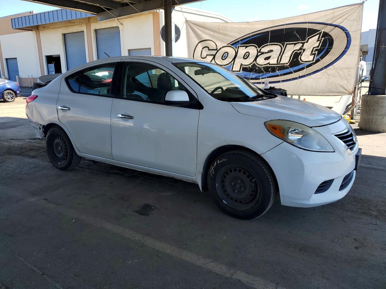 2014 NISSAN VERSA 1.6 SV photo 13
