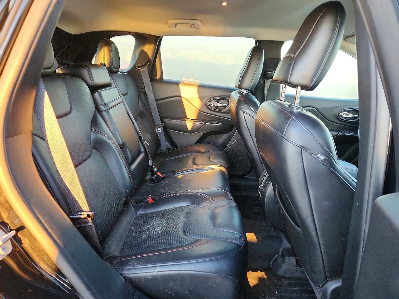 2019 JEEP CHEROKEE TRAILHAWK photo 11