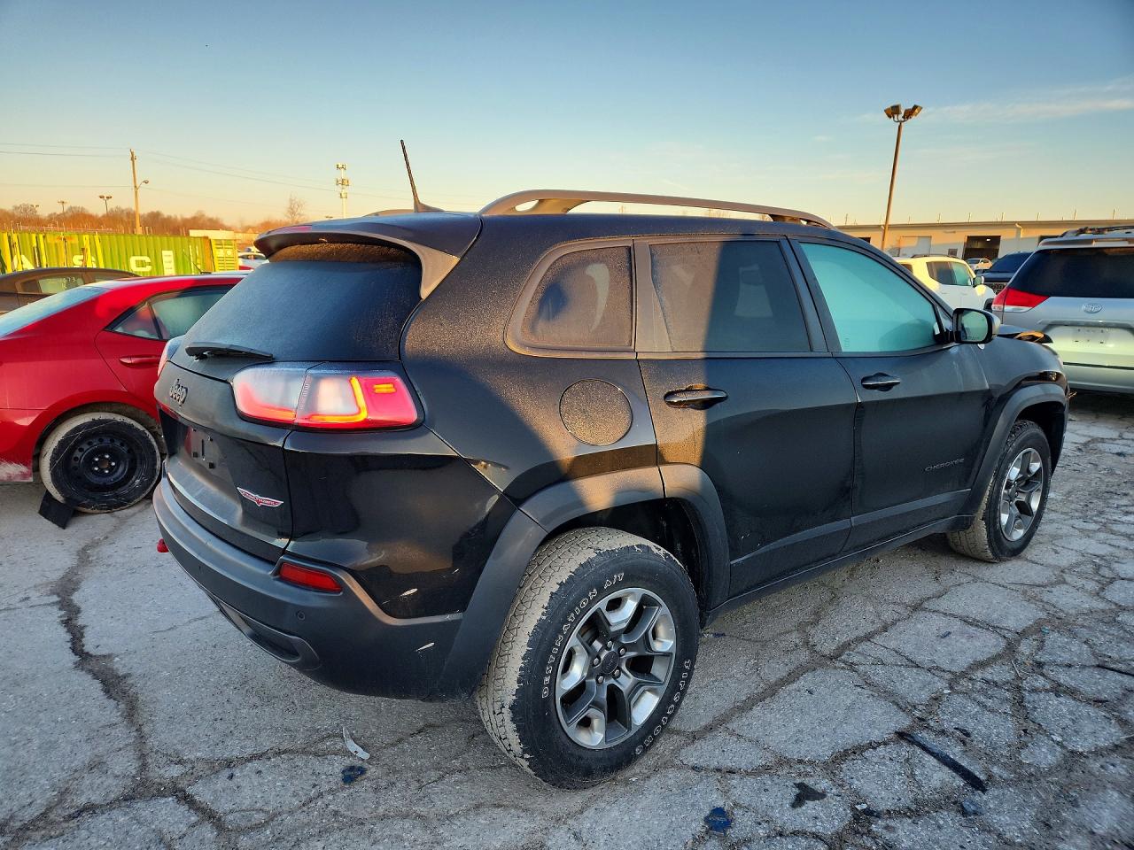 2019 JEEP CHEROKEE TRAILHAWK photo 3