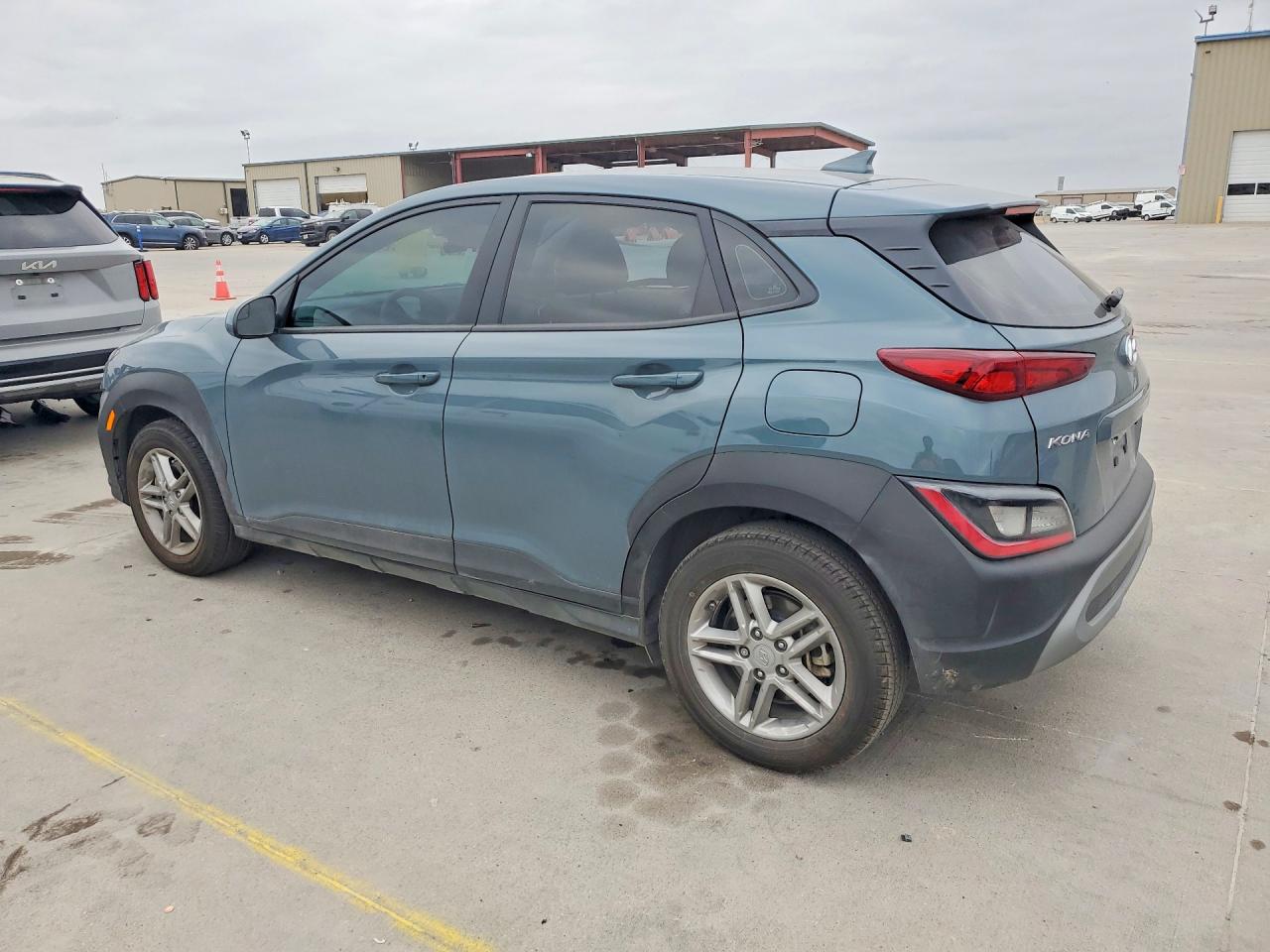 2022 HYUNDAI KONA SE photo 3