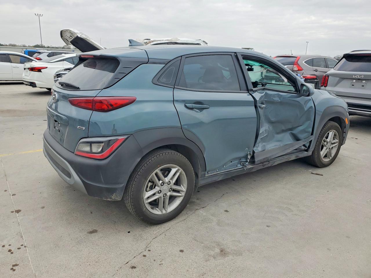 2022 HYUNDAI KONA SE photo 5