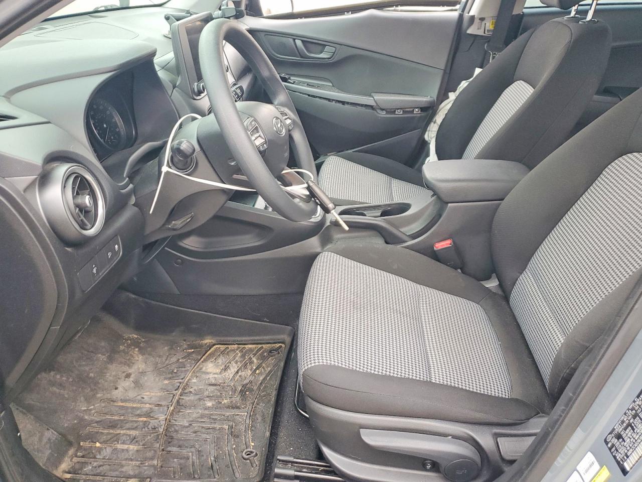 2022 HYUNDAI KONA SE photo 13