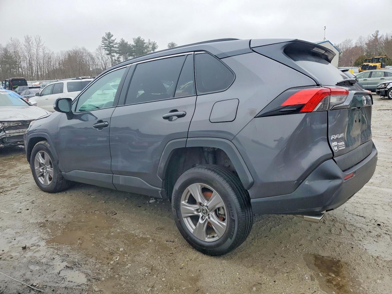 2025 TOYOTA RAV4 XLE photo 2