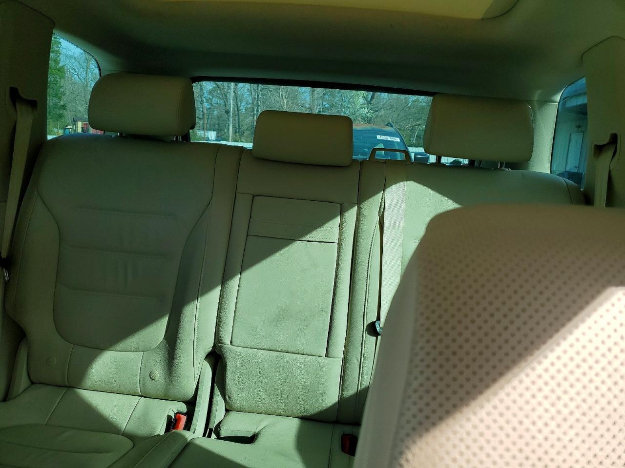 2016 VOLKSWAGEN TOUAREG TDI photo 10