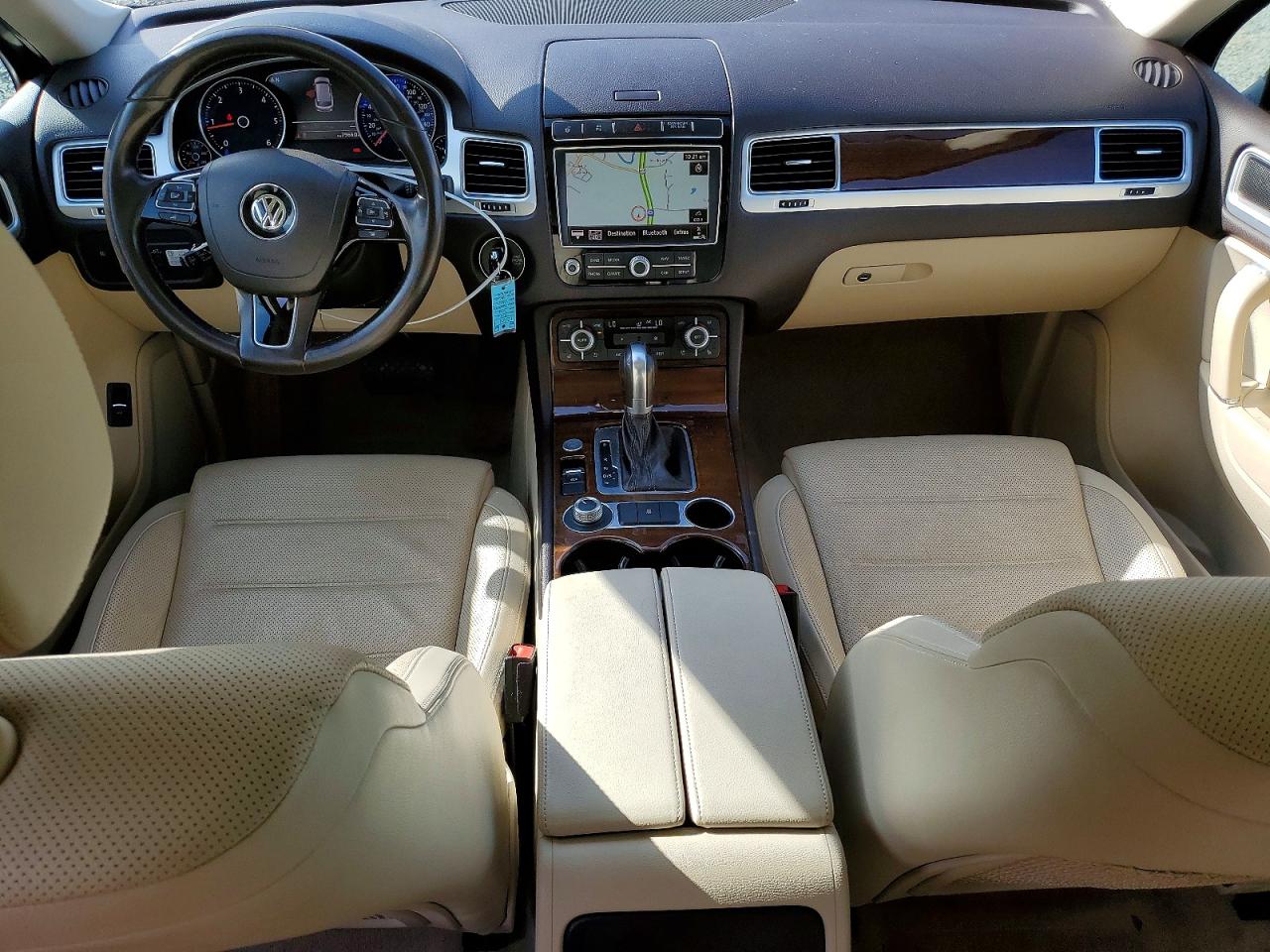 2016 VOLKSWAGEN TOUAREG TDI photo 8
