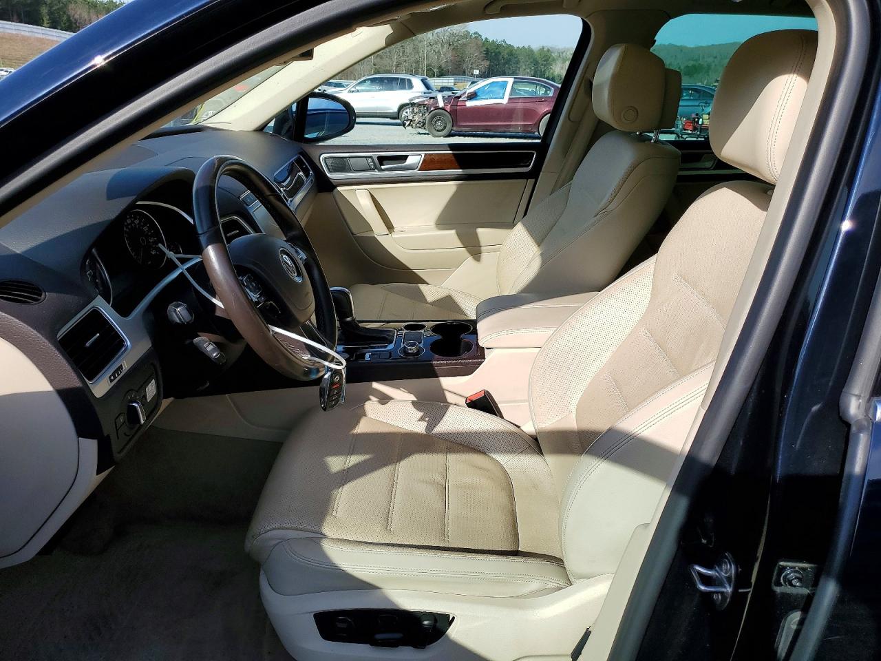 2016 VOLKSWAGEN TOUAREG TDI photo 7