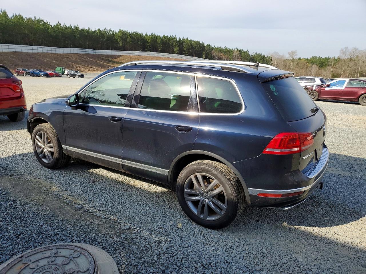 2016 VOLKSWAGEN TOUAREG TDI photo 2