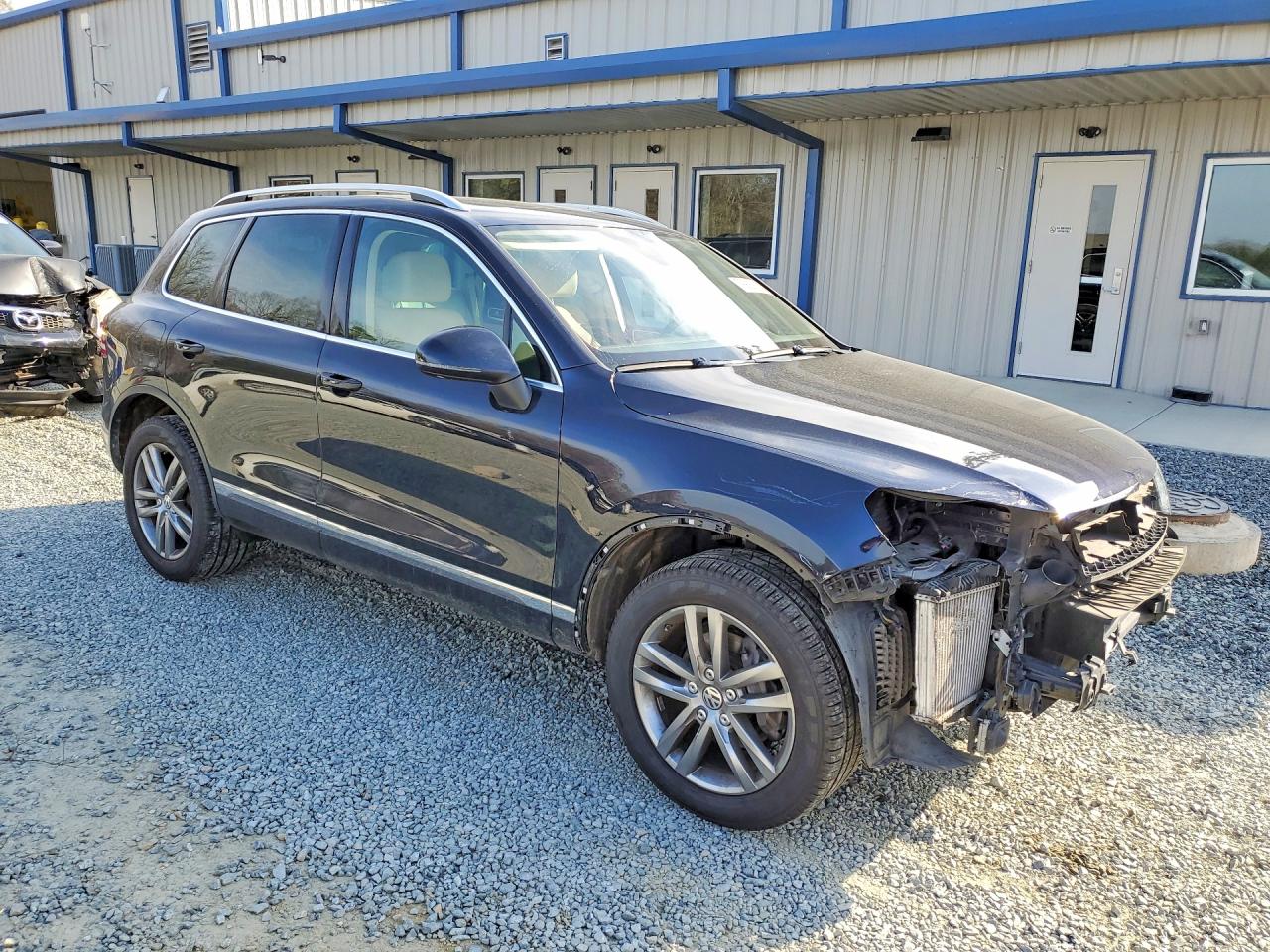 2016 VOLKSWAGEN TOUAREG TDI photo 4