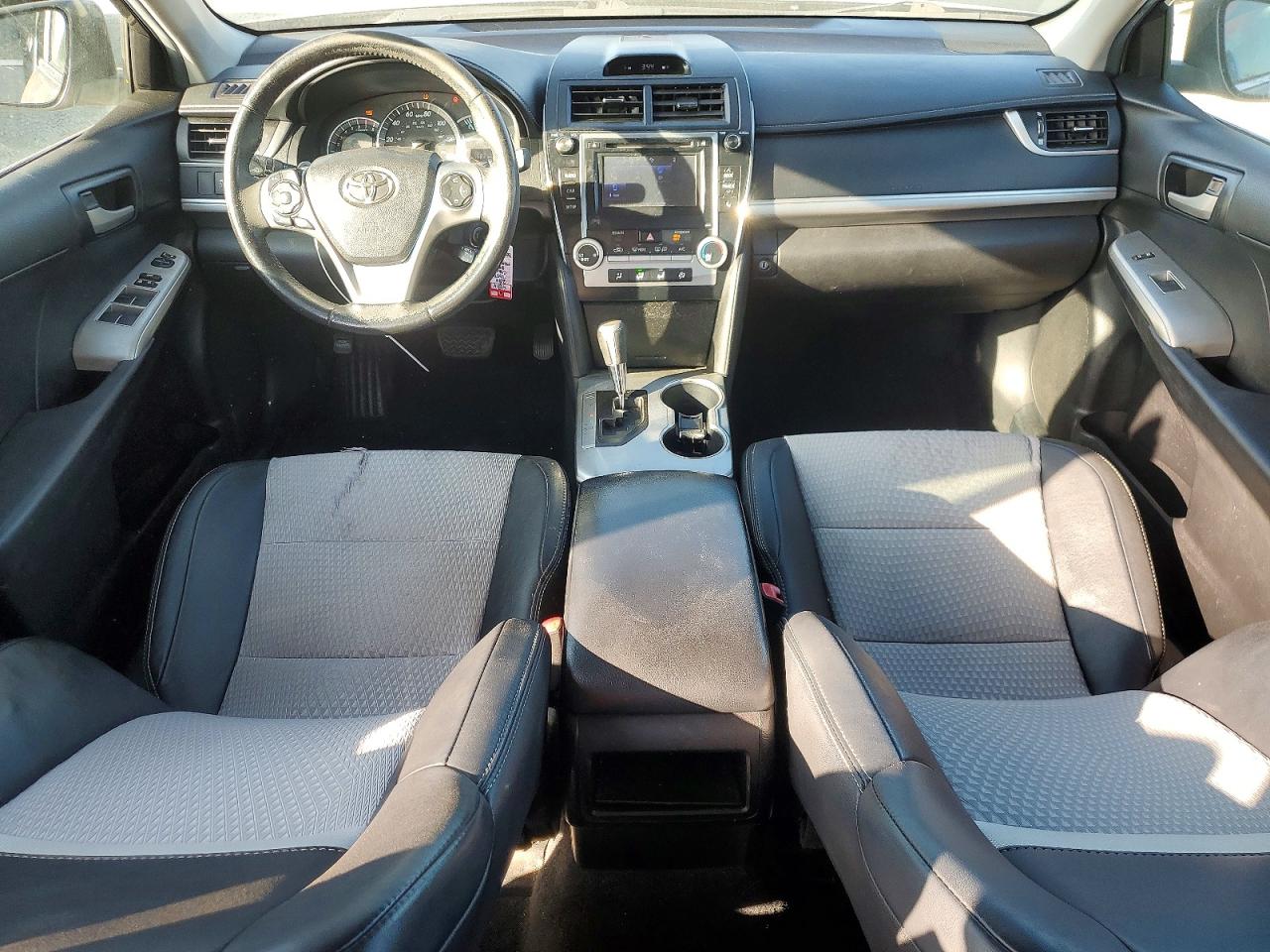 2014 TOYOTA CAMRY SE photo 8
