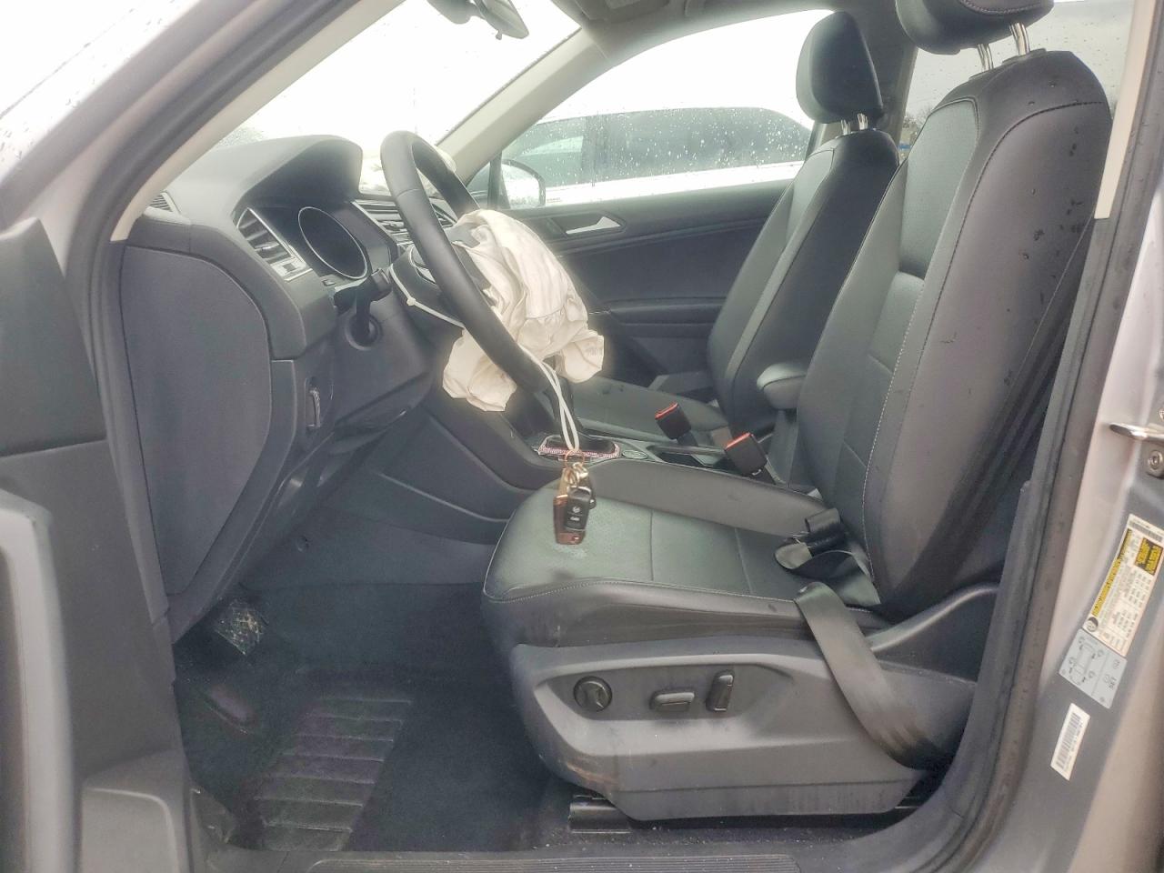 2020 VOLKSWAGEN TIGUAN SE photo 13