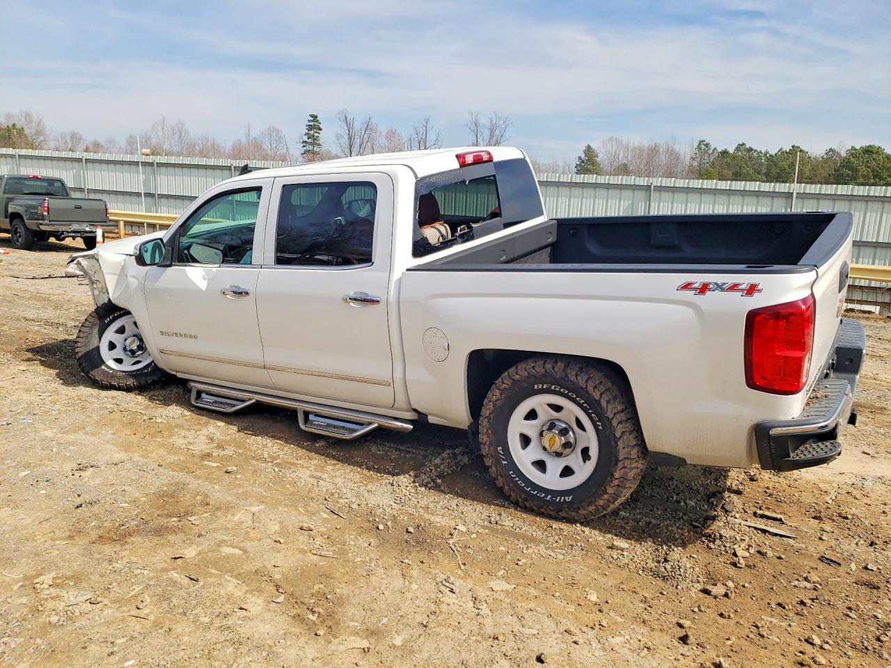 2017 CHEVROLET SILVERADO K1500 LTZ photo 2
