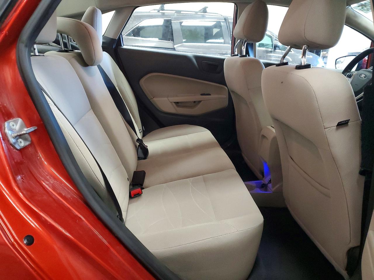 2018 FORD FIESTA SE photo 19