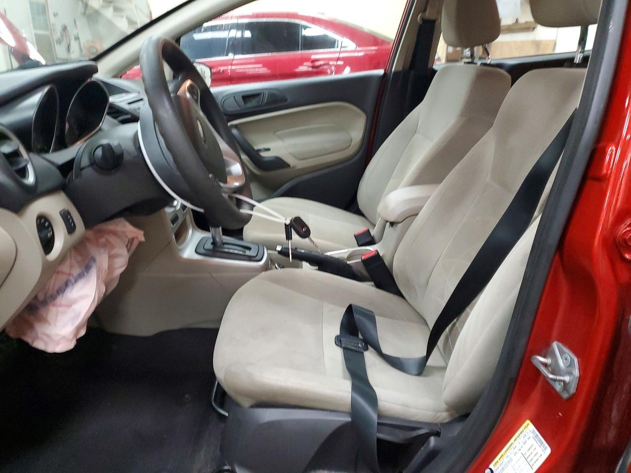 2018 FORD FIESTA SE photo 13