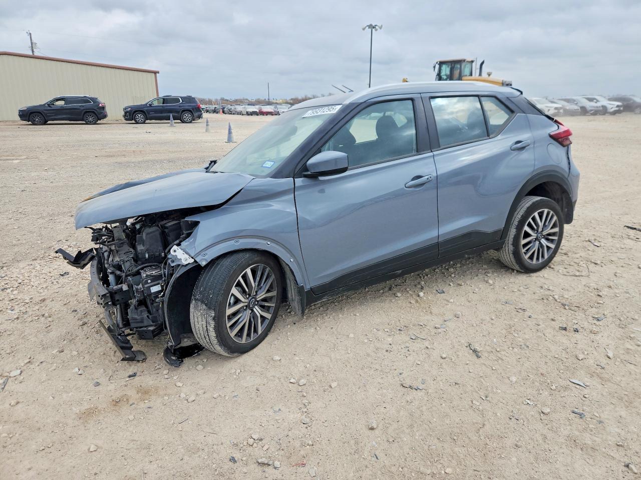 2023 NISSAN KICKS