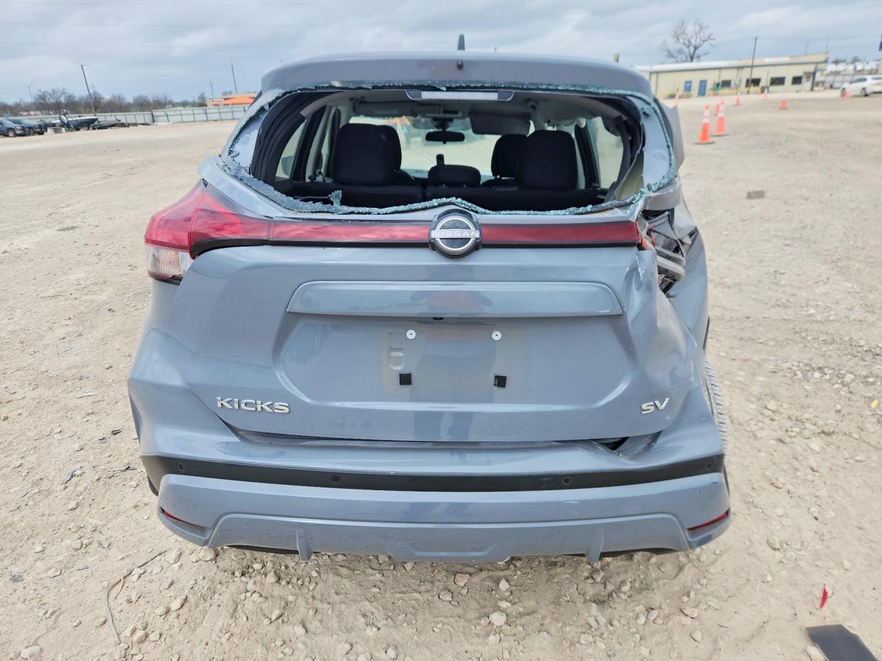 2023 NISSAN KICKS SV photo 11