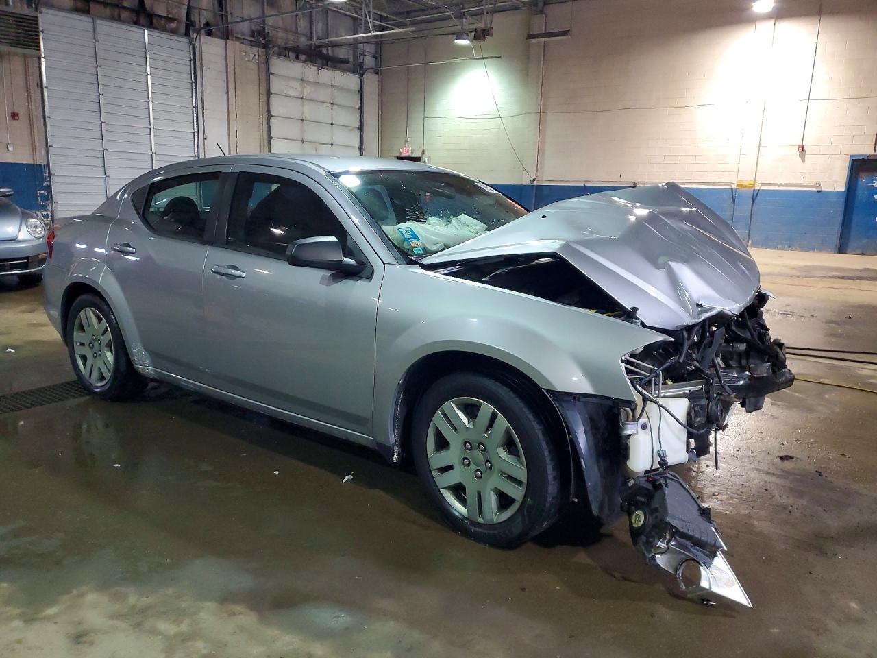 2013 DODGE AVENGER SE photo 4