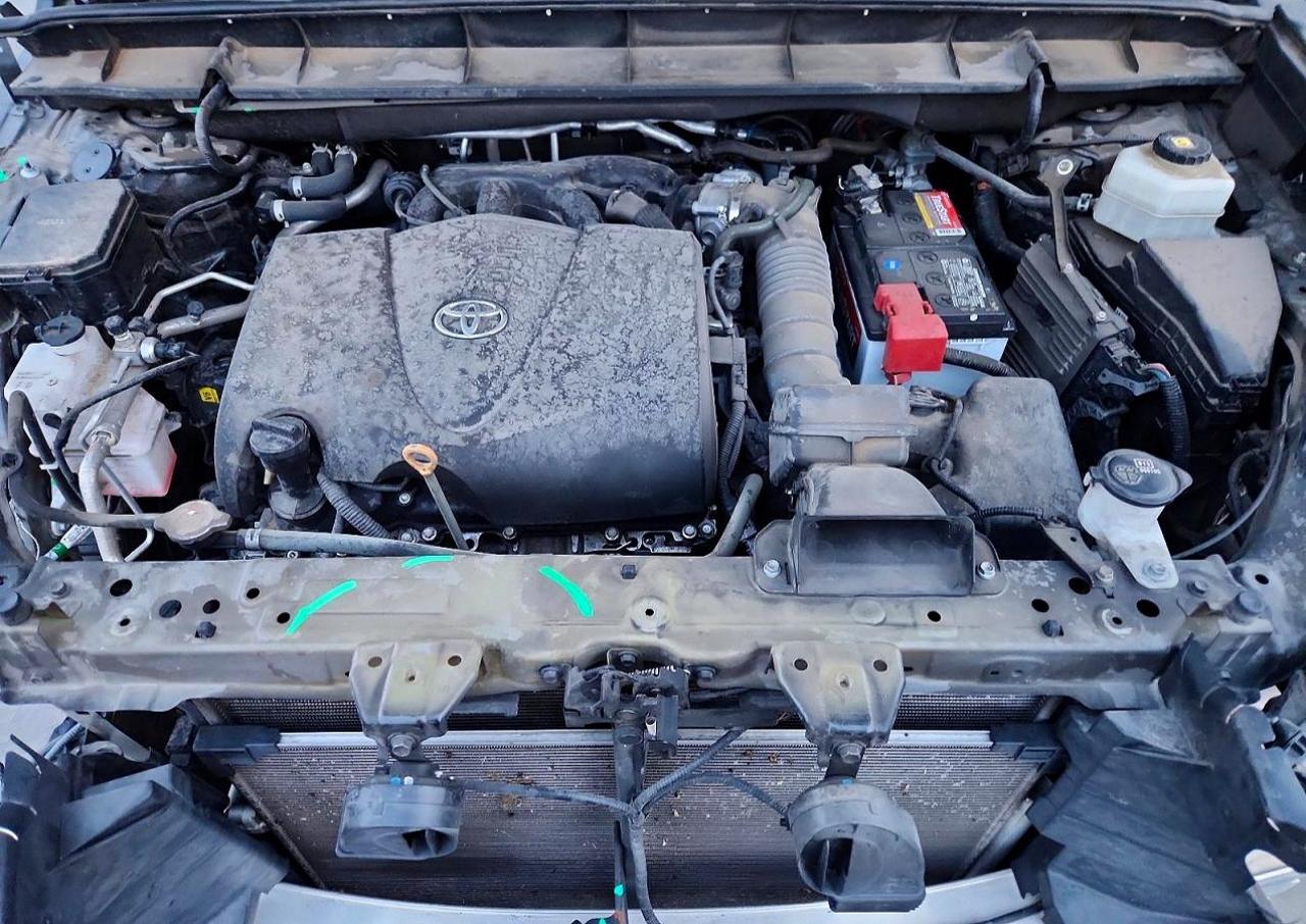 2021 TOYOTA HIGHLANDER LE photo 12