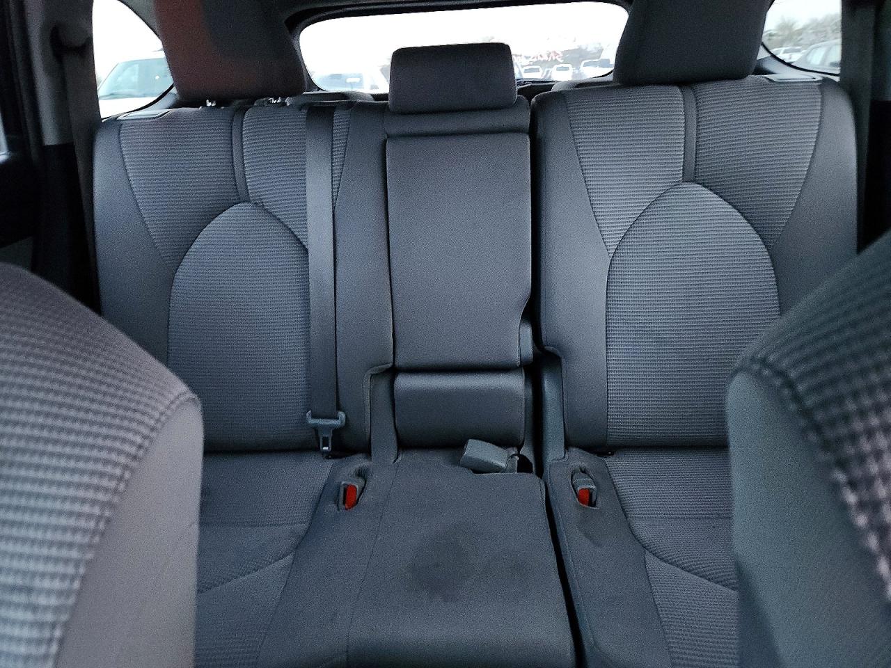 2021 TOYOTA HIGHLANDER LE photo 10