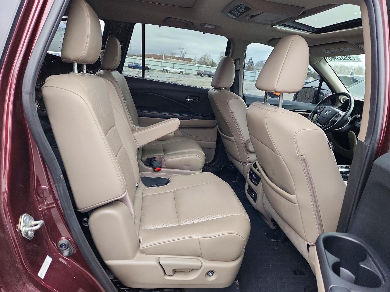 2016 HONDA PILOT ELITE photo 11
