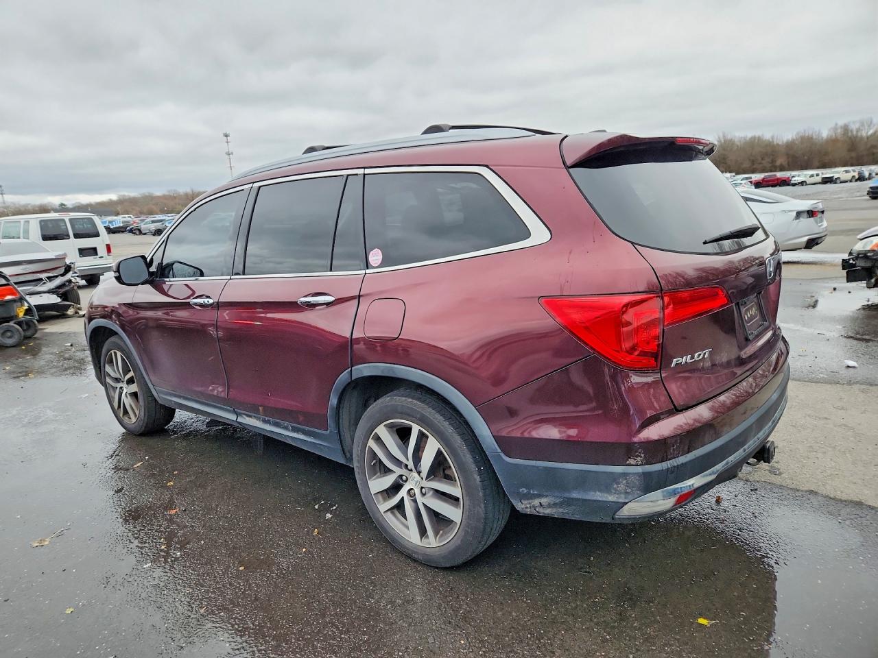 2016 HONDA PILOT ELITE photo 2