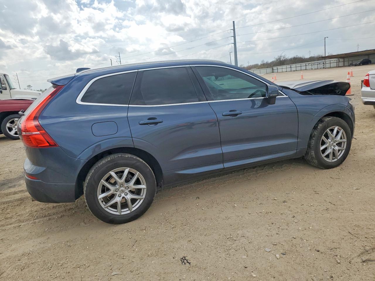 2019 VOLVO XC60 T5 MOMENTUM photo 3