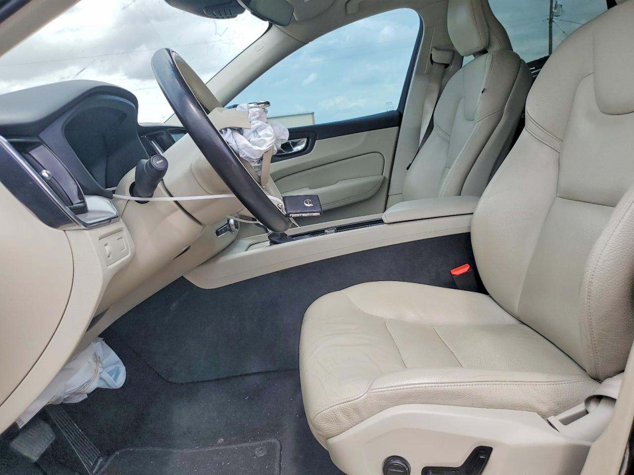 2019 VOLVO XC60 T5 MOMENTUM photo 7