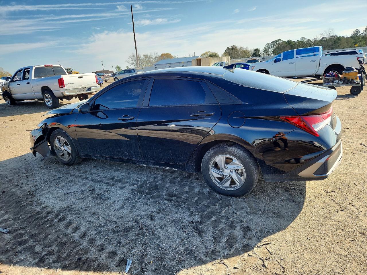 2024 HYUNDAI ELANTRA SE photo 3