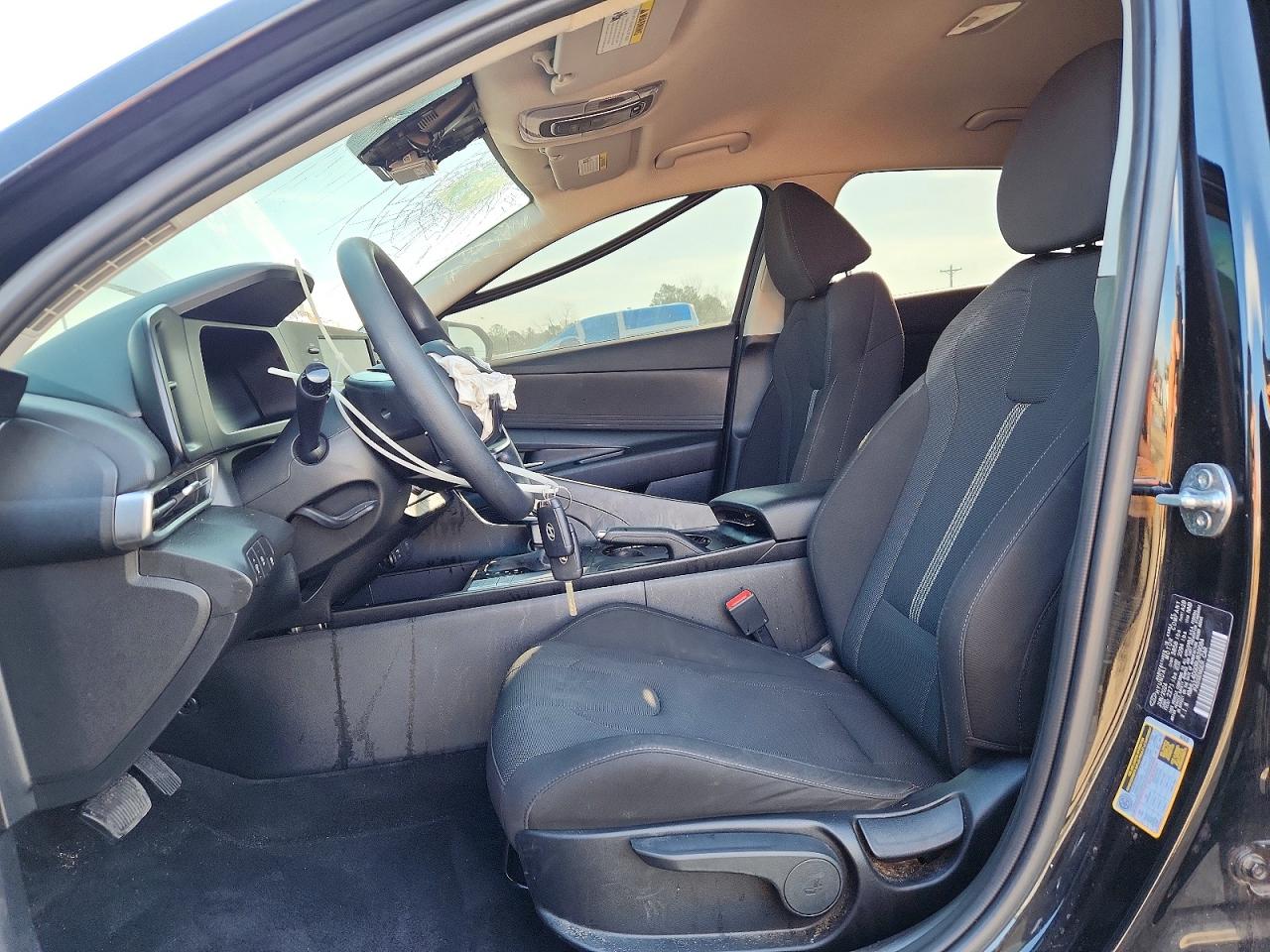 2024 HYUNDAI ELANTRA SE photo 13