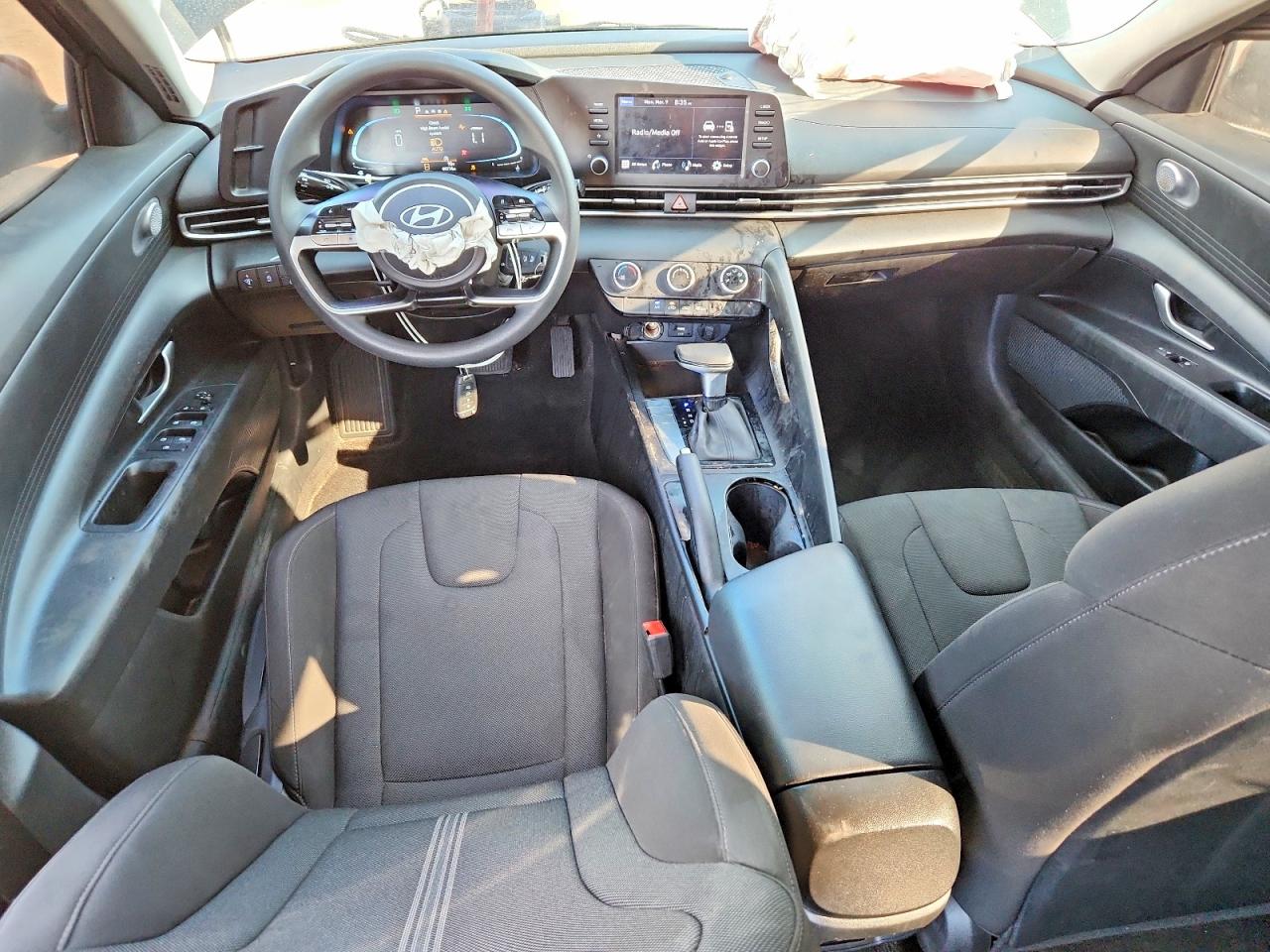 2024 HYUNDAI ELANTRA SE photo 15
