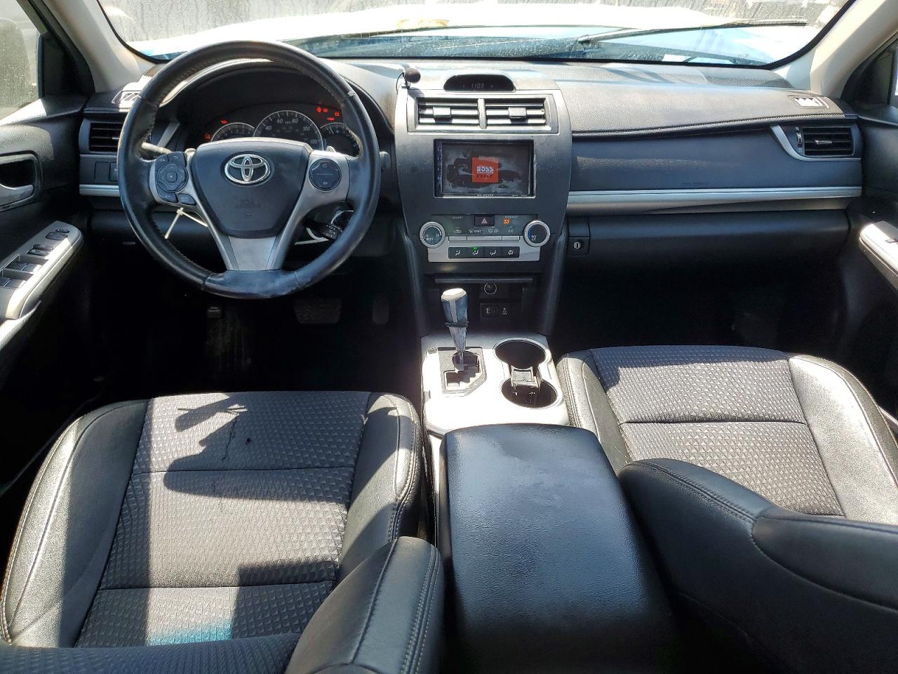 2013 TOYOTA CAMRY SE photo 15