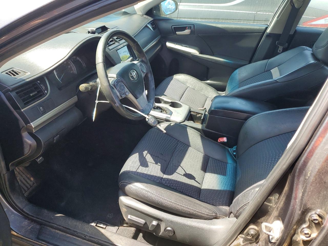 2013 TOYOTA CAMRY SE photo 13