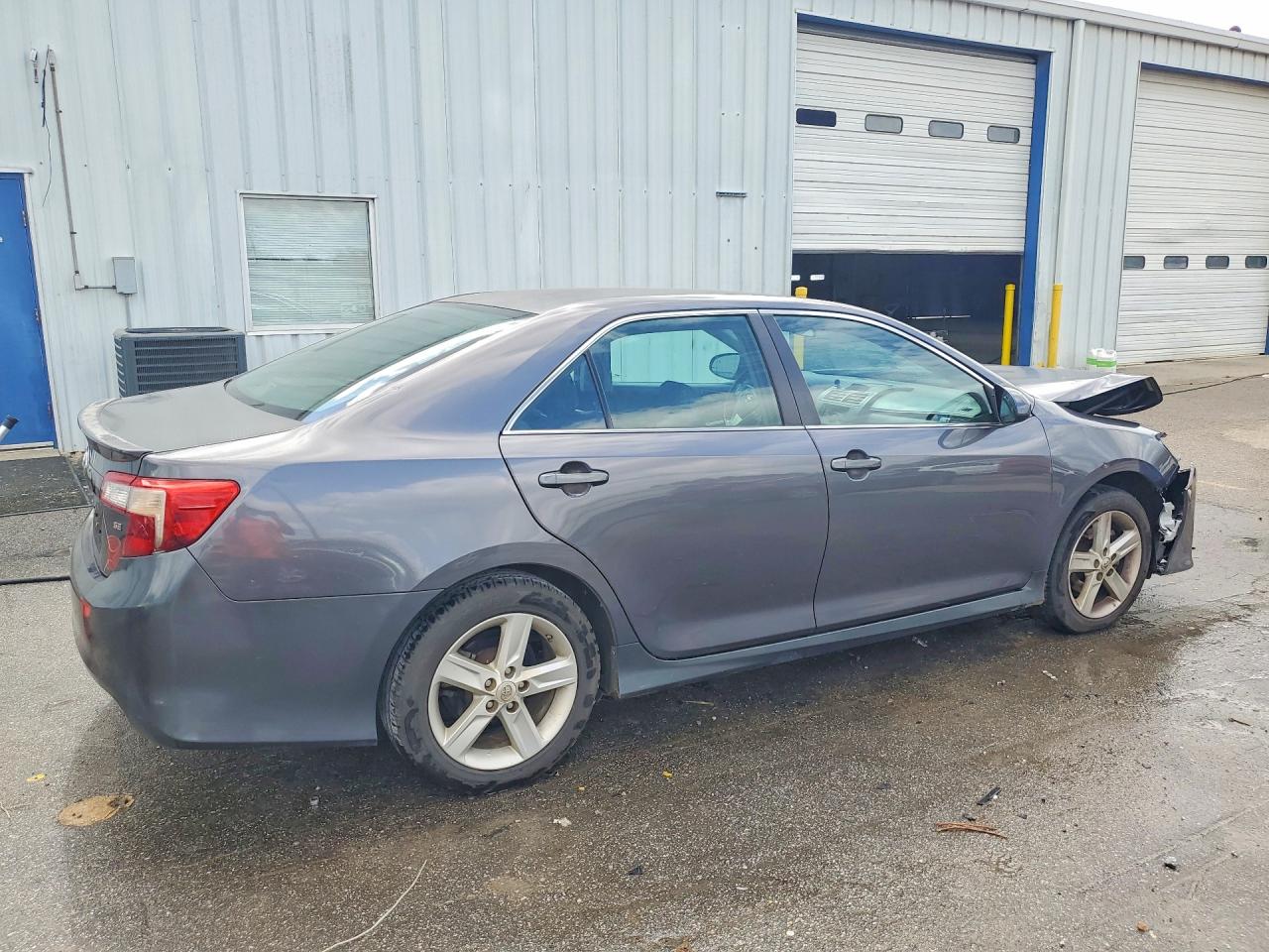 2013 TOYOTA CAMRY SE photo 5