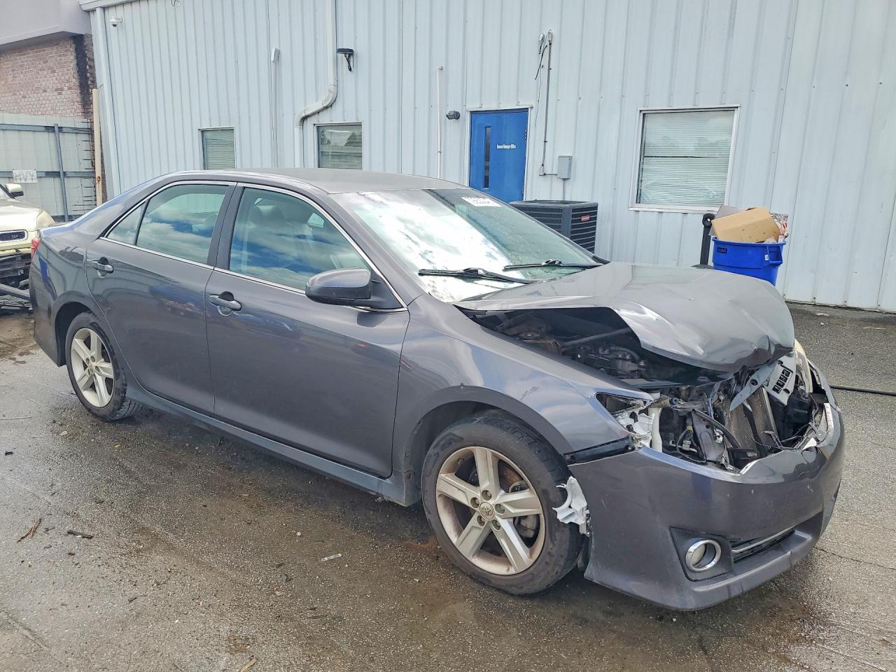 2013 TOYOTA CAMRY SE photo 7