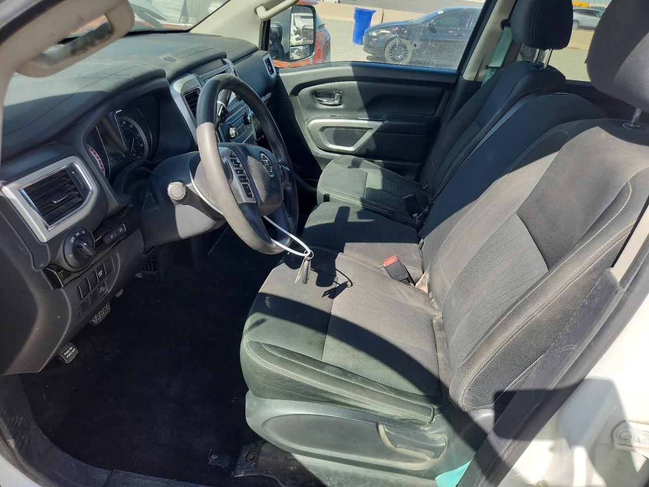 2017 NISSAN TITAN XD SV photo 7