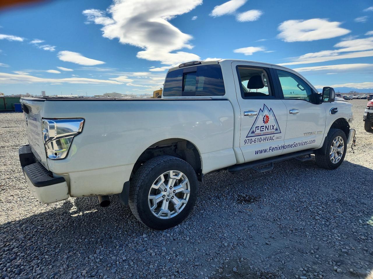 2017 NISSAN TITAN XD SV photo 3