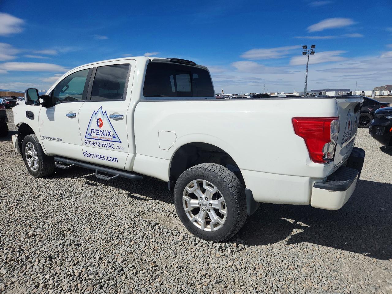 2017 NISSAN TITAN XD SV photo 2