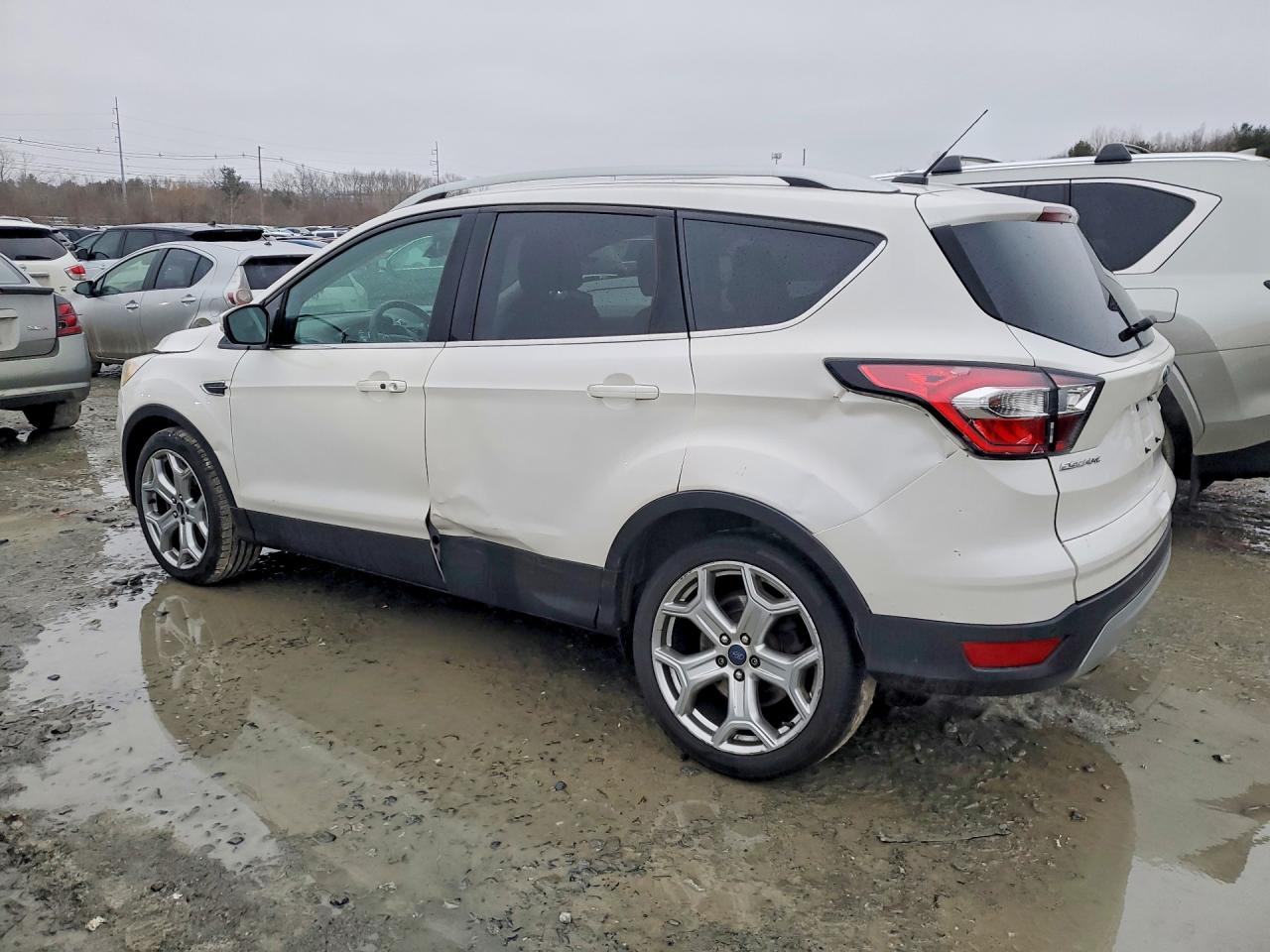 2017 FORD ESCAPE TITANIUM photo 2