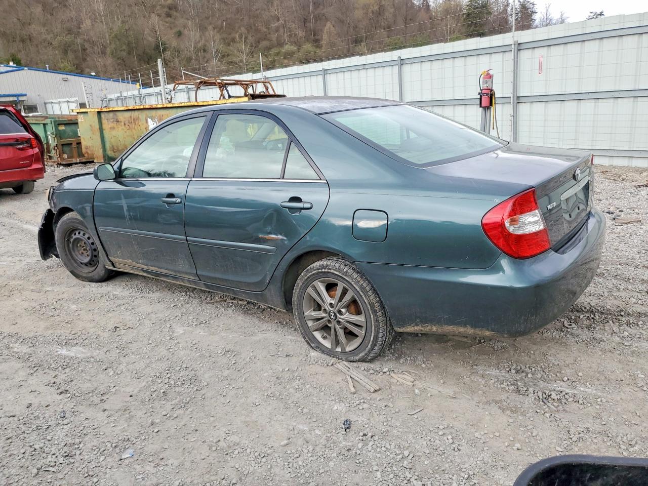 2003 TOYOTA CAMRY LE photo 4