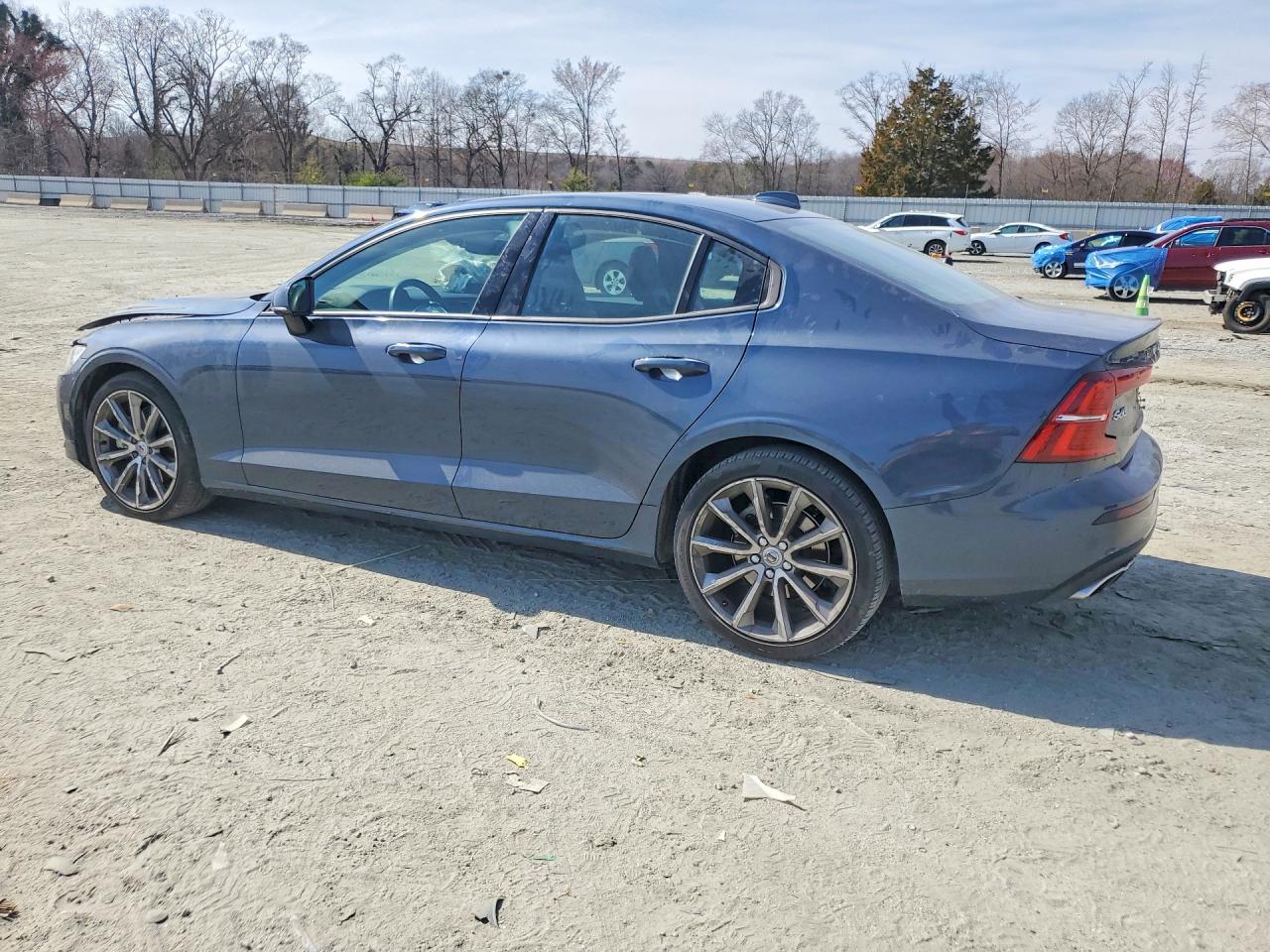 2020 VOLVO S60 T5 MOMENTUM photo 3