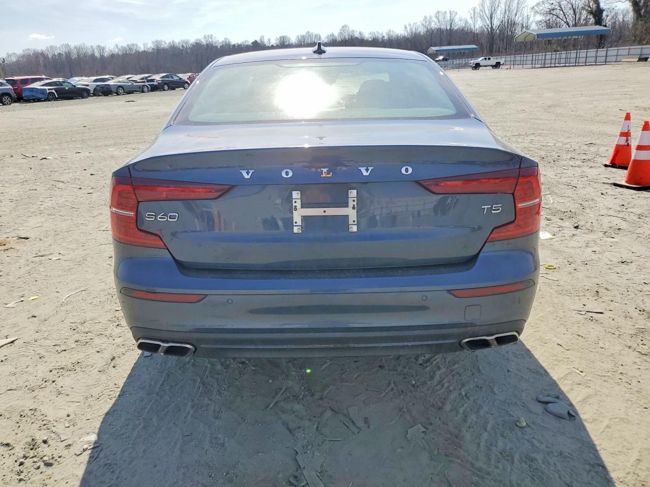 2020 VOLVO S60 T5 MOMENTUM photo 11