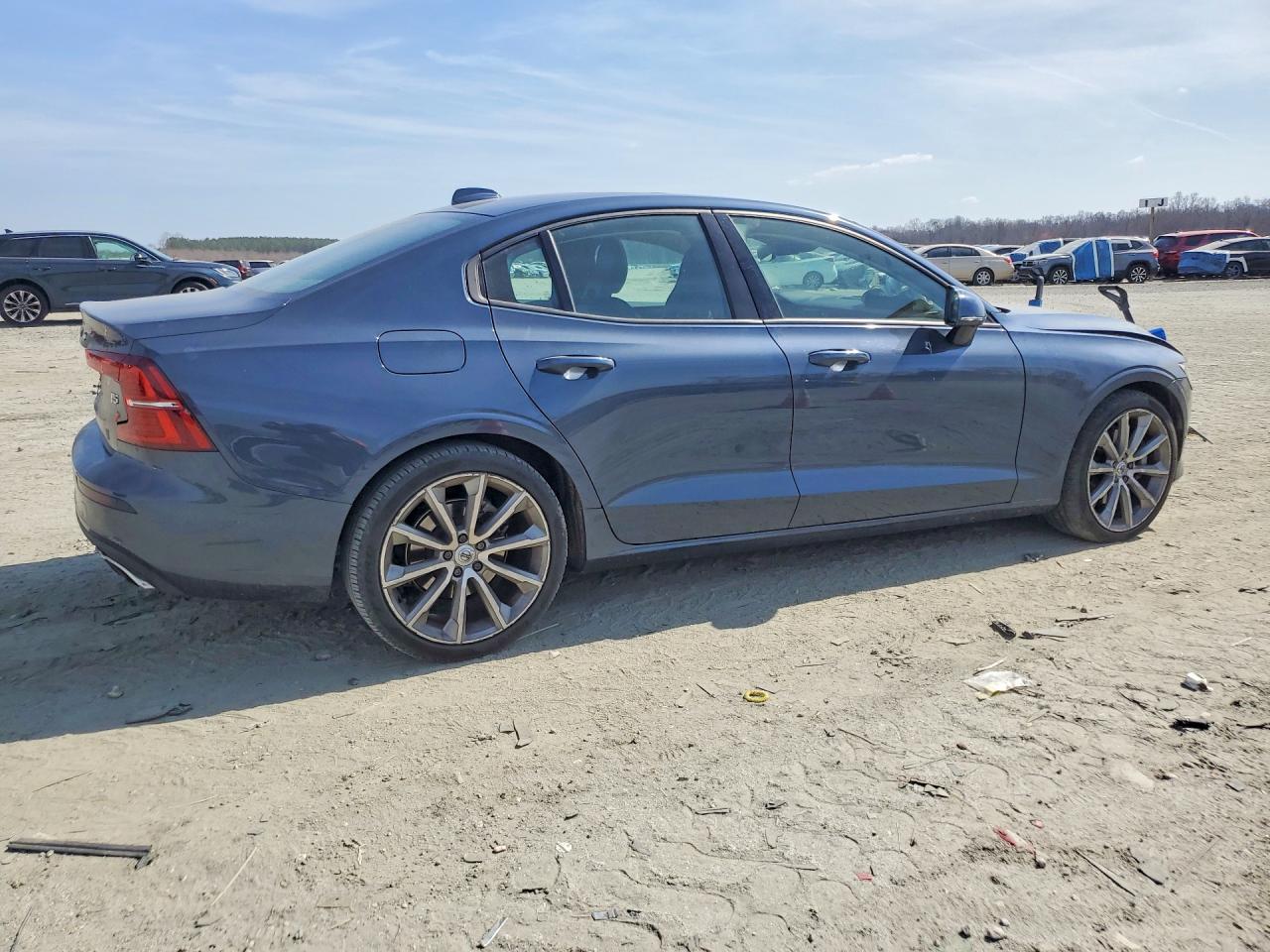 2020 VOLVO S60 T5 MOMENTUM photo 5