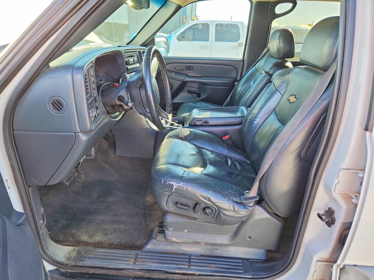 2002 CHEVROLET AVALANCHE K1500 photo 7