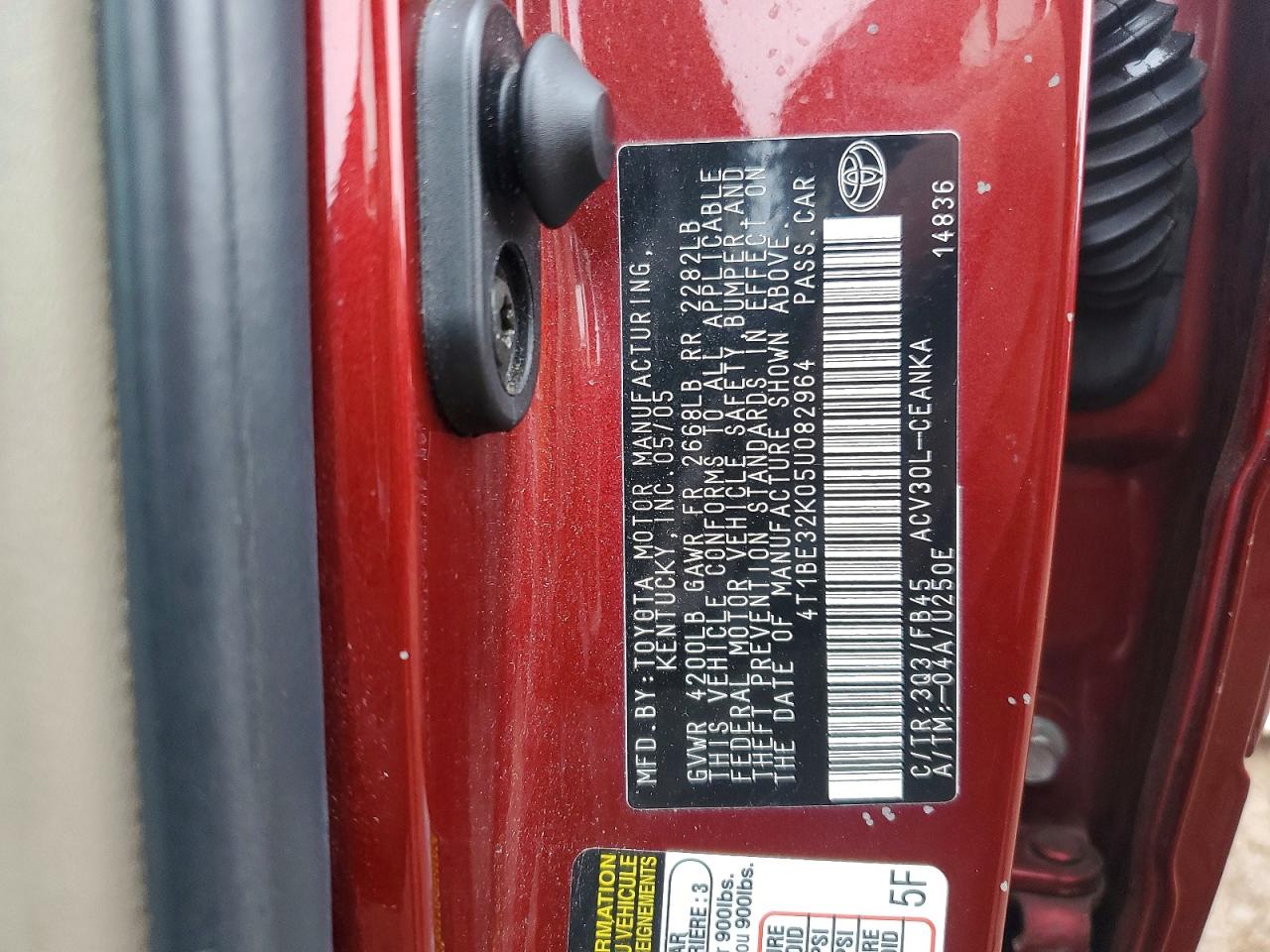 2005 TOYOTA CAMRY LE photo 34