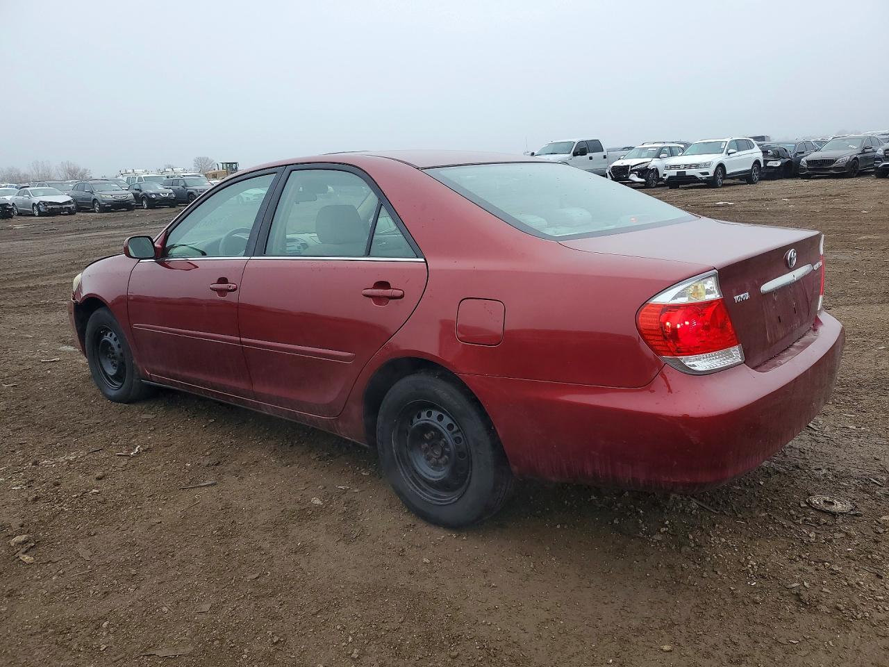 2005 TOYOTA CAMRY LE photo 4
