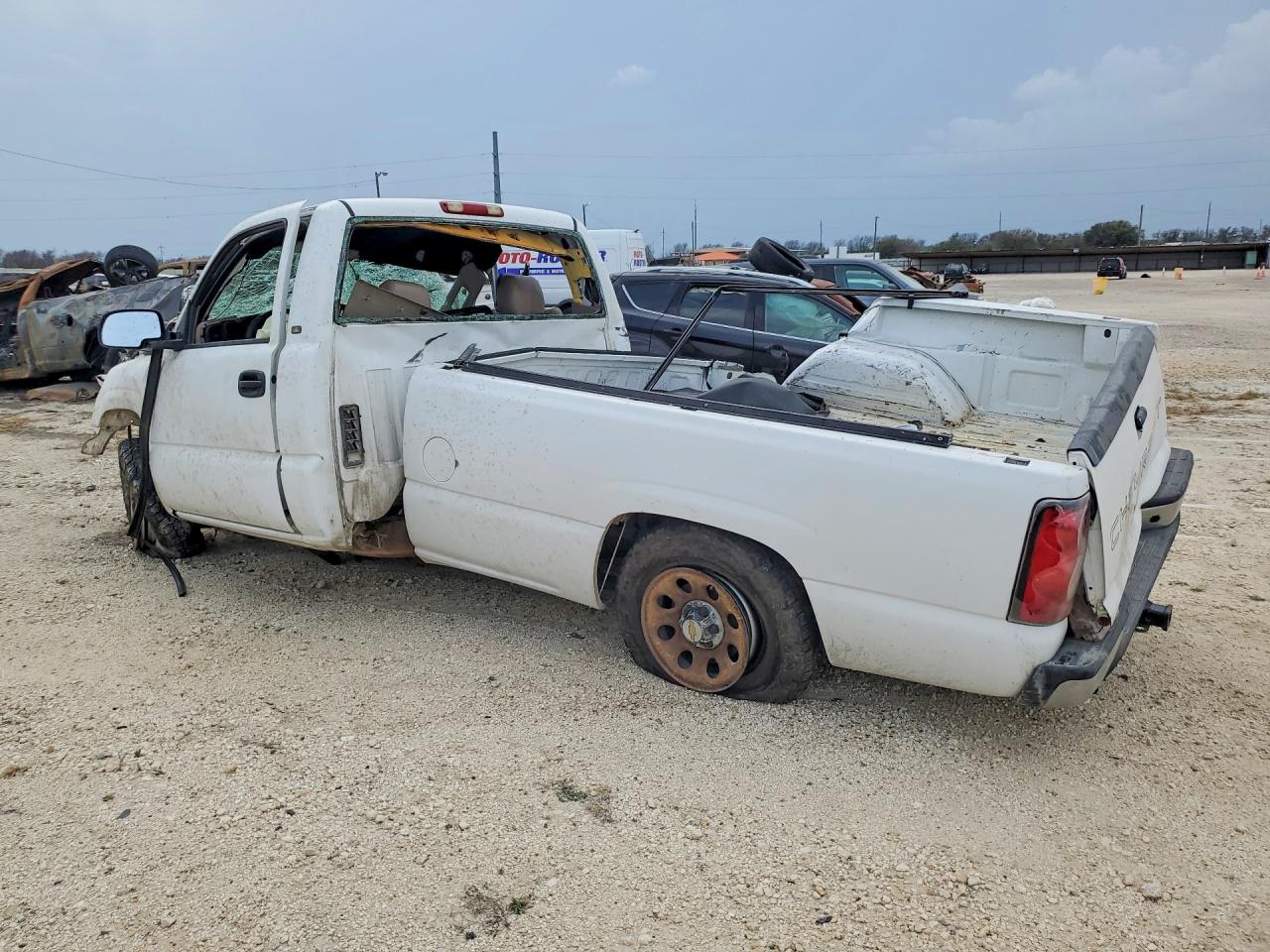 2005 CHEVROLET SILVERADO C1500 photo 4