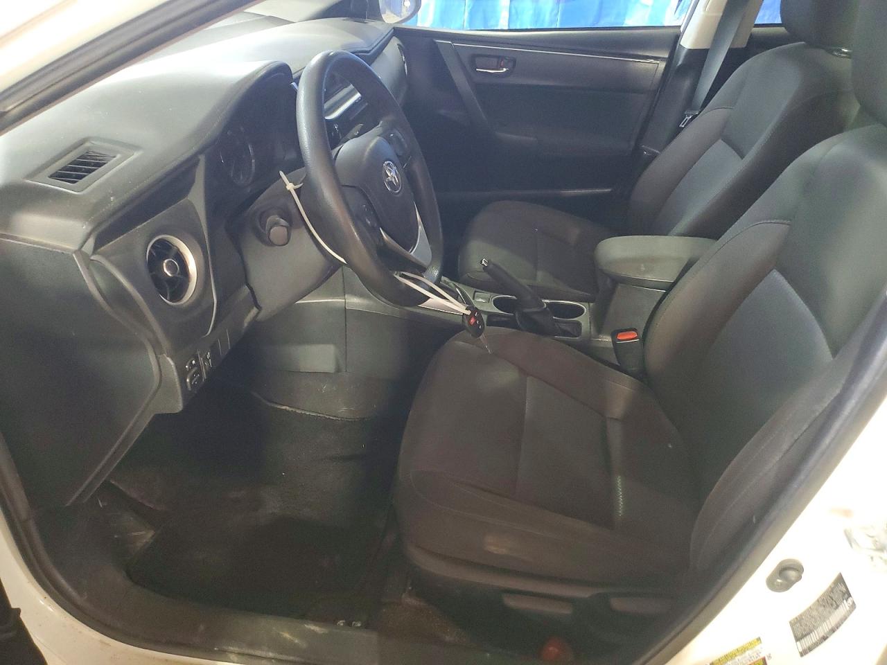 2017 TOYOTA COROLLA LE photo 19