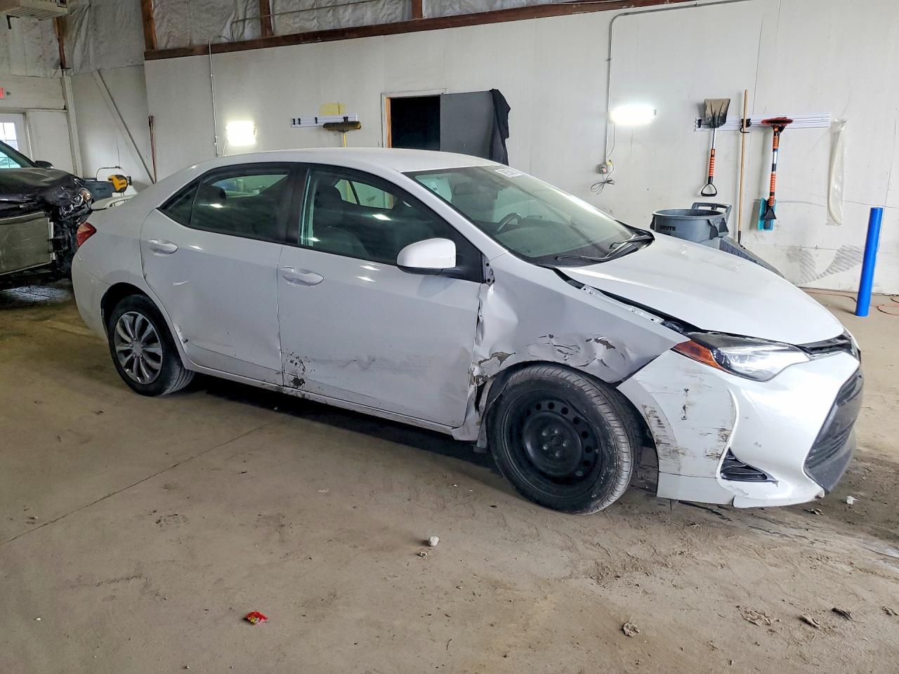 2017 TOYOTA COROLLA LE photo 10