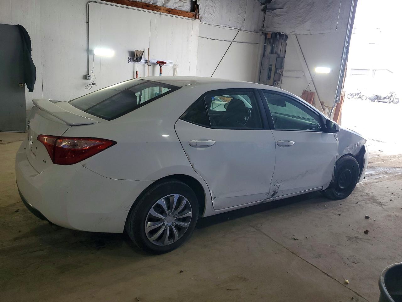 2017 TOYOTA COROLLA LE photo 7