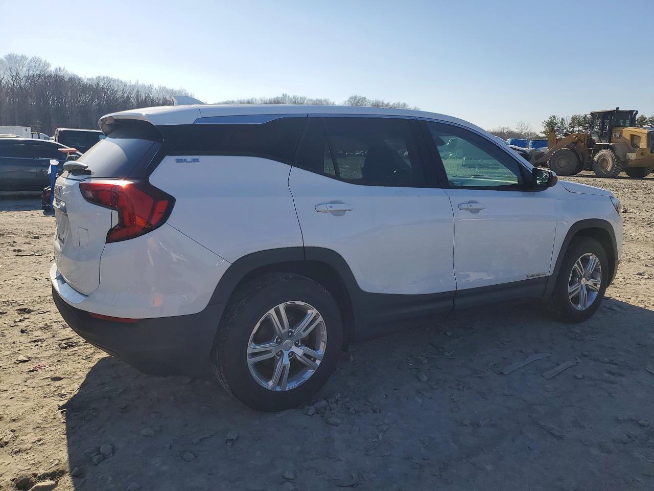 2018 GMC TERRAIN SLE photo 3
